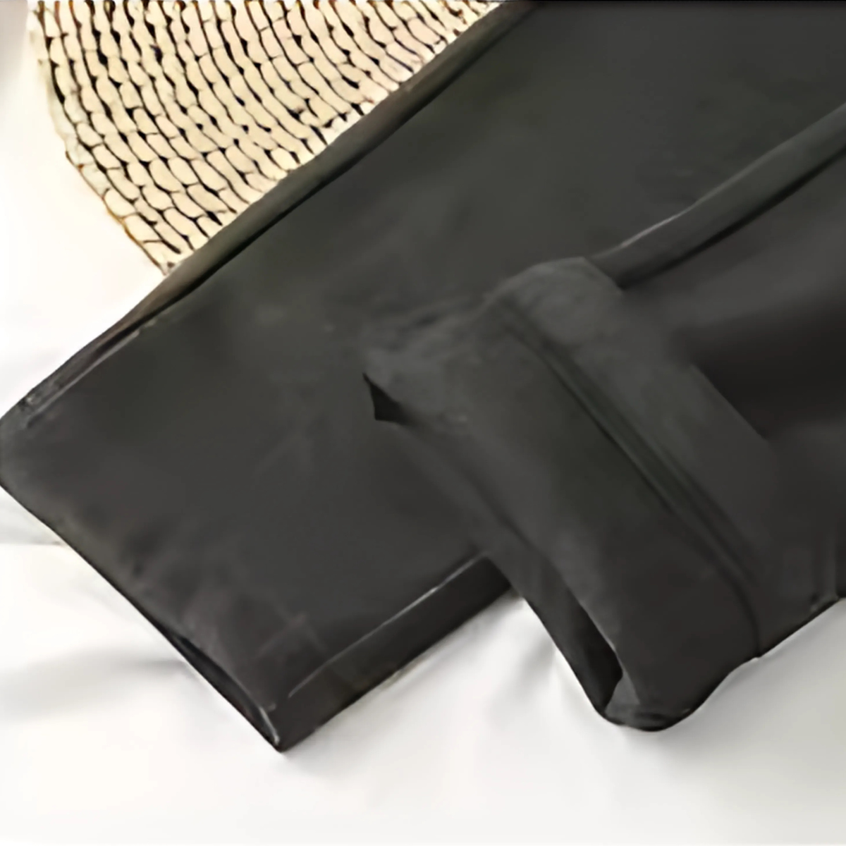 Kale – High Waist Woolen Pants