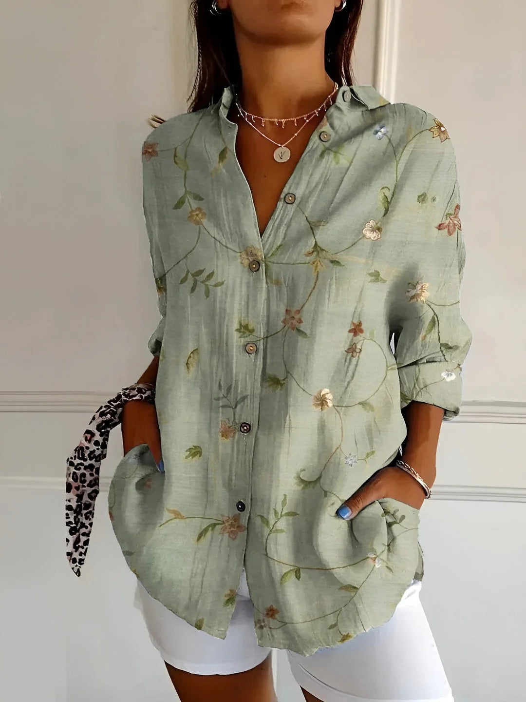 Willa – Flowy Floral Button-Up Blouse
