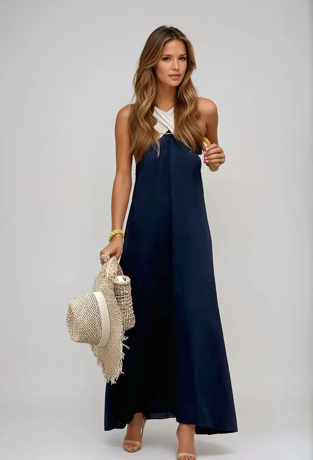 Lila – Elegant Halter Maxi Dress