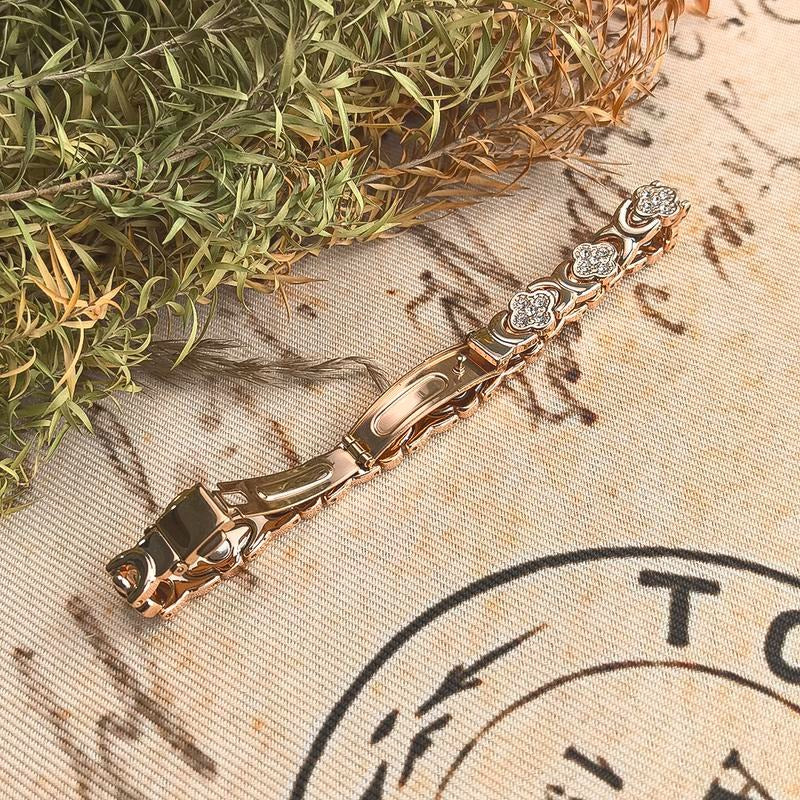 Dannika – Elegant Magnetic Copper Bangle